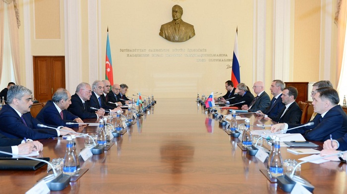 Artur Rasizadə Medvedevlə Qarabağı müzakirə edib